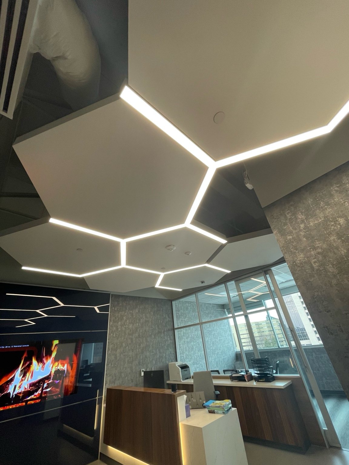 Geometric commercial feature ceiling
